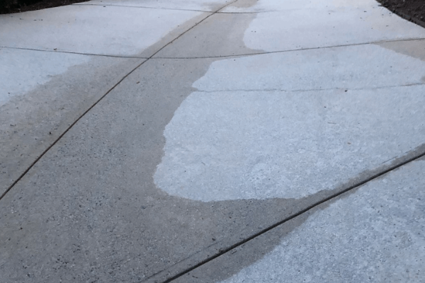 freshly-power-washed-driveway-hunters-marietta-ga